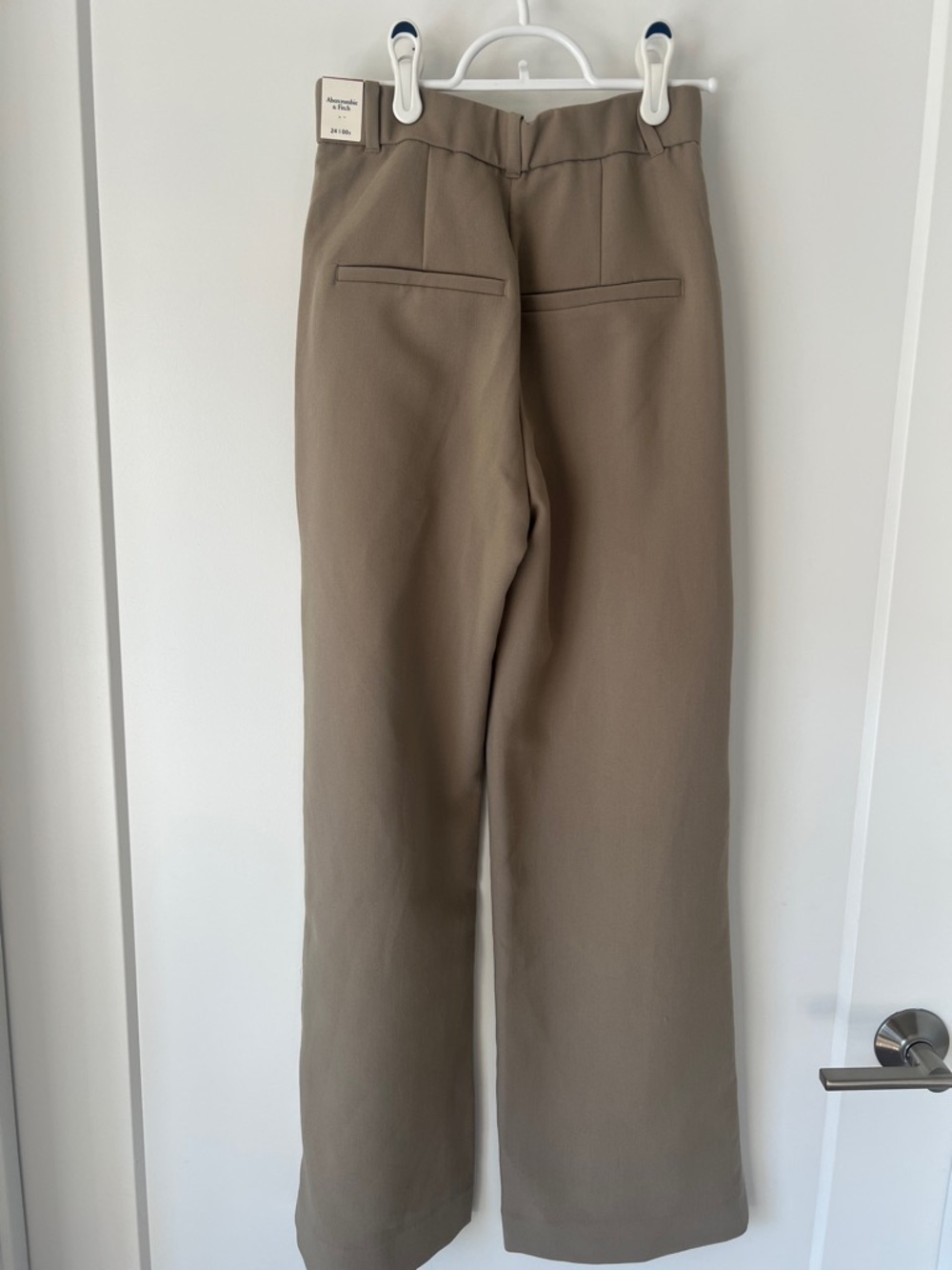 High-Waist Wide Leg Trousers in Taupe - Picture 5 of 10